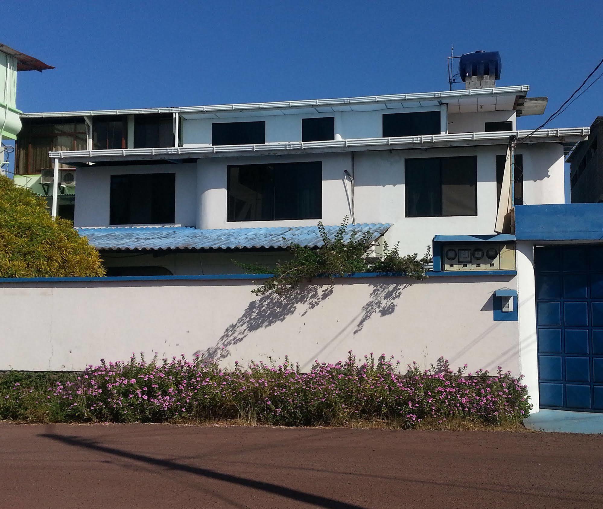 Maytenus Galapagos Puerto Ayora  Exterior foto